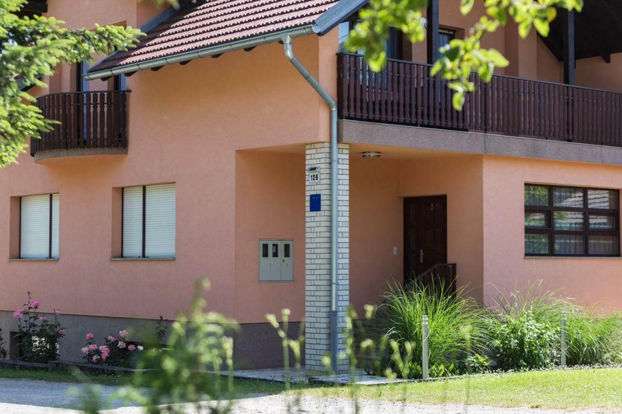 Green Oase Слуни Екстериор снимка
